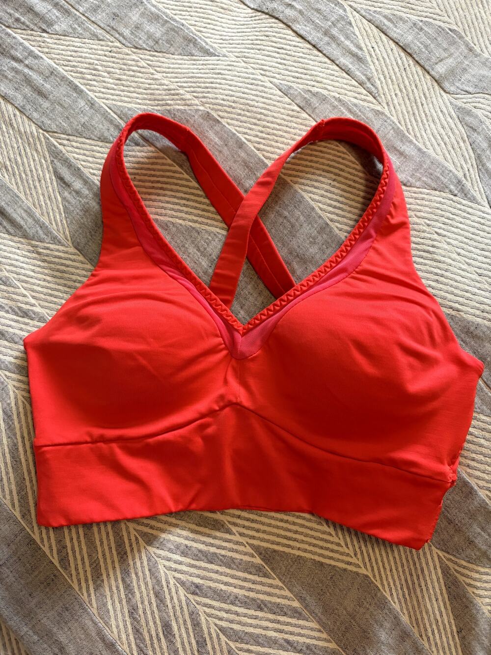ATHLETA Size XS Be Bold Sports Bra X Back Mesh Trim Adjustable Padded Orange Red